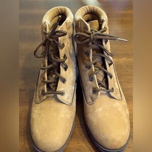 Nine West genuine suede leather lace up boots Y2K vintage 6 1/2 super cute. ❤️